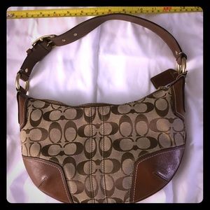 Signature coach shoulder bag, excellent condition